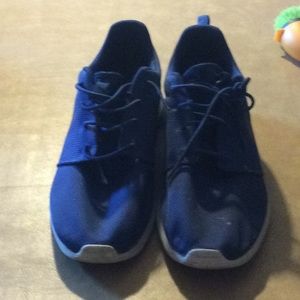 Nike roshe sz 11.5
